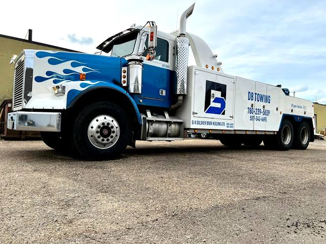 The Ultimate Guide to Tow Truck Services: When, Why, and How to Choose the Right Provider